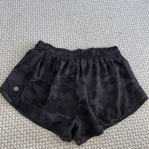 camo black lululemon hotty hot shorts